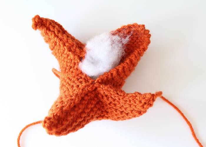 Easy plush cat knitting pattern