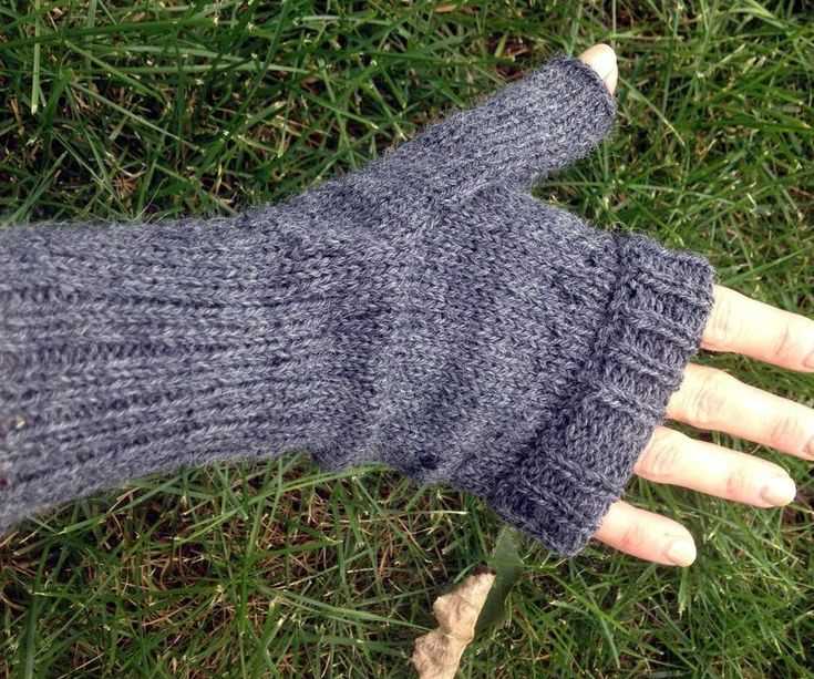 Knitting Fingerless Gloves with Circular Needles - Step-by-Step Guide Fingerless gloves knitting pattern circular needles