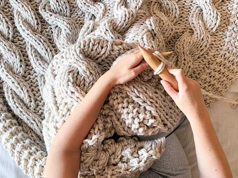 Jumbo yarn blanket knitting pattern