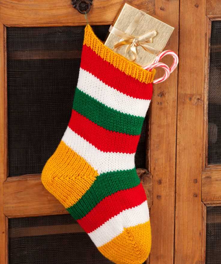 Knit patterns christmas stockings