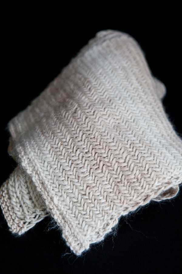 Knit and purl stitch scarf patterns