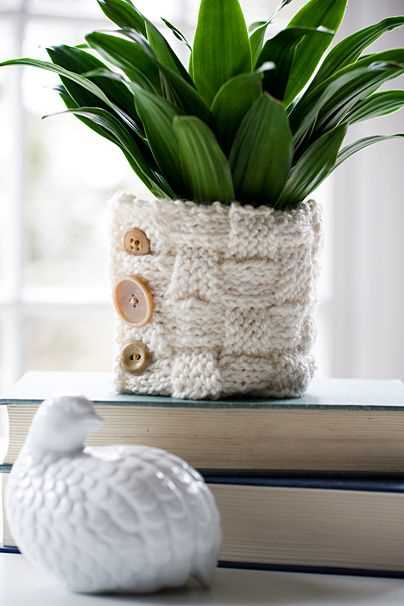 Knitted flower pot cover pattern