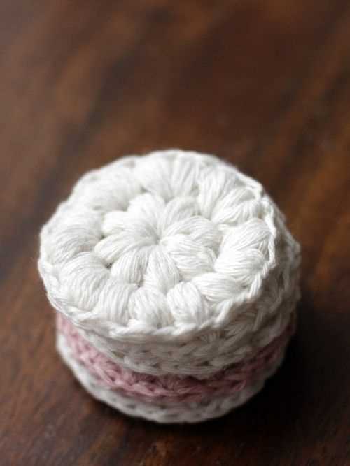 Knitted makeup remover pads pattern