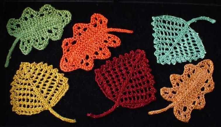 Knitted oak leaf pattern