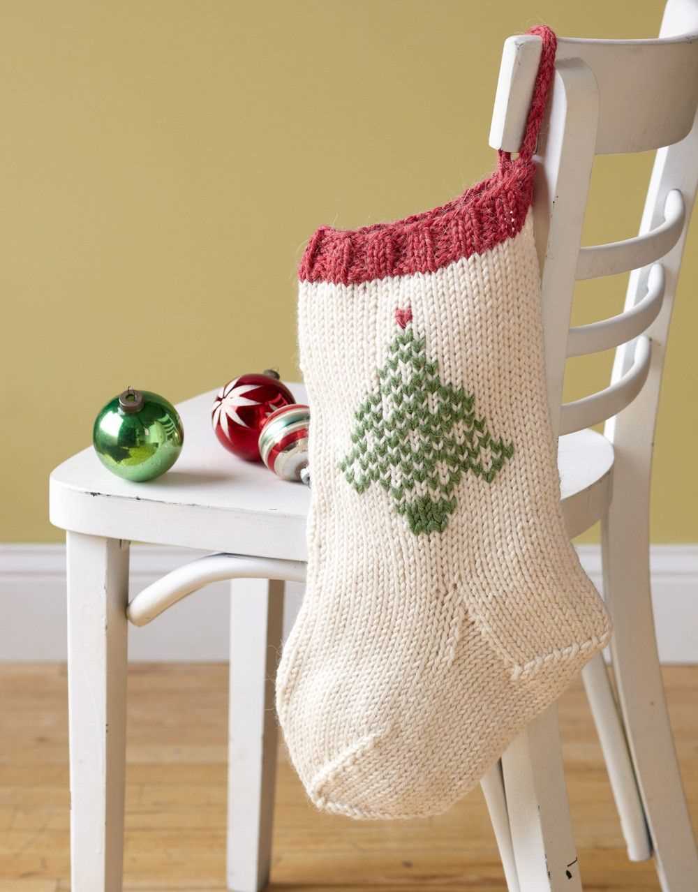Knitted christmas tree stocking pattern