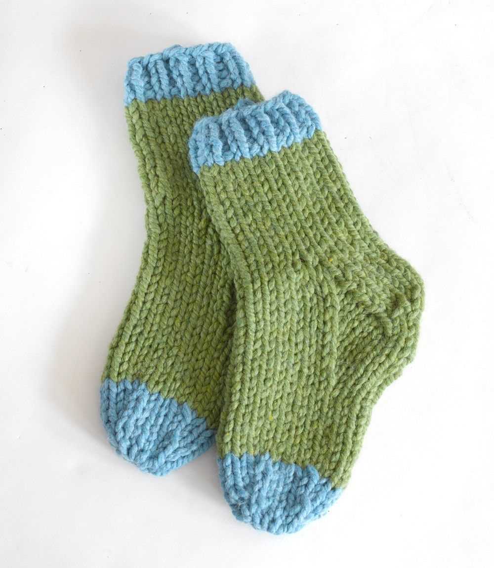Knit slipper socks pattern