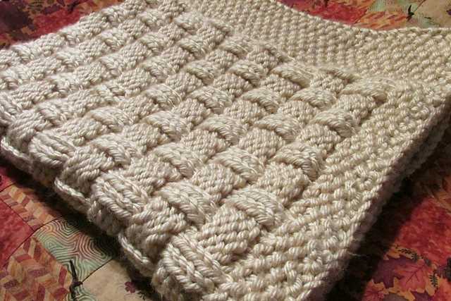 Simple chunky blanket knitting pattern