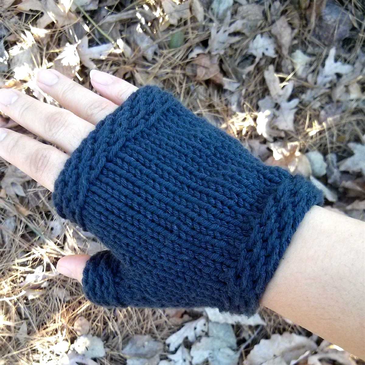 Free knitting pattern for men's fingerless gloves