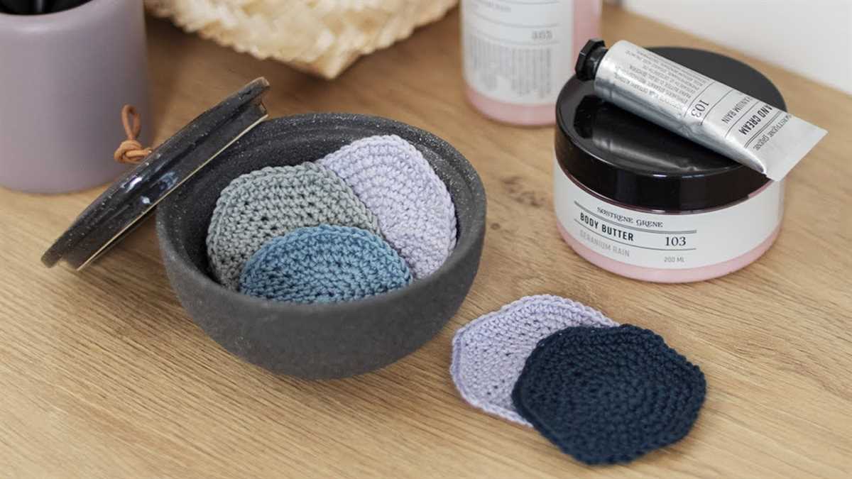 Knitted makeup remover pads pattern