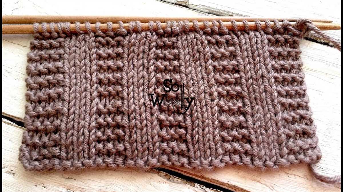 Knit and purl stitch scarf patterns