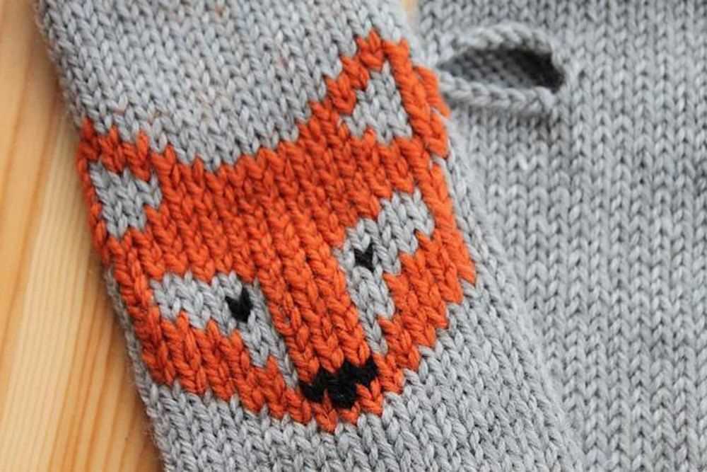 Fox mittens knitting pattern