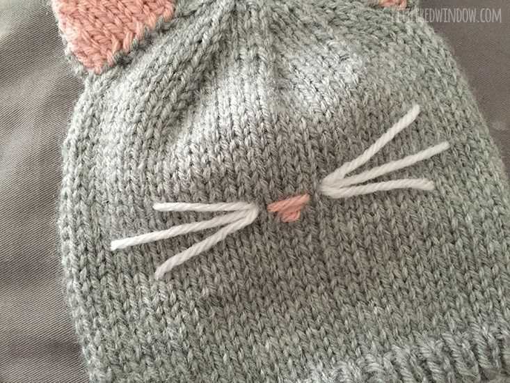 Create a cute and cozy knit hat for your kitty cat! Kitty cat hat knitting pattern