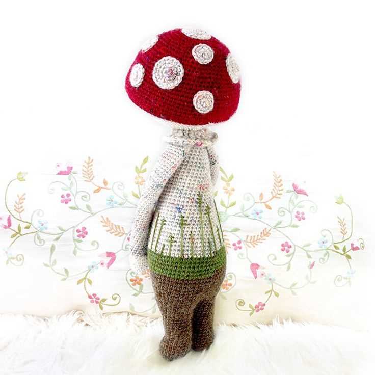 festive-knitting-pattern-create-adorable-christmas-gonks