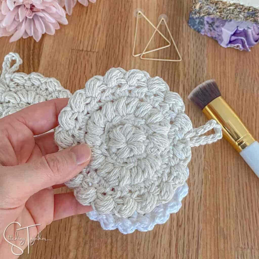 Knitted makeup remover pads pattern