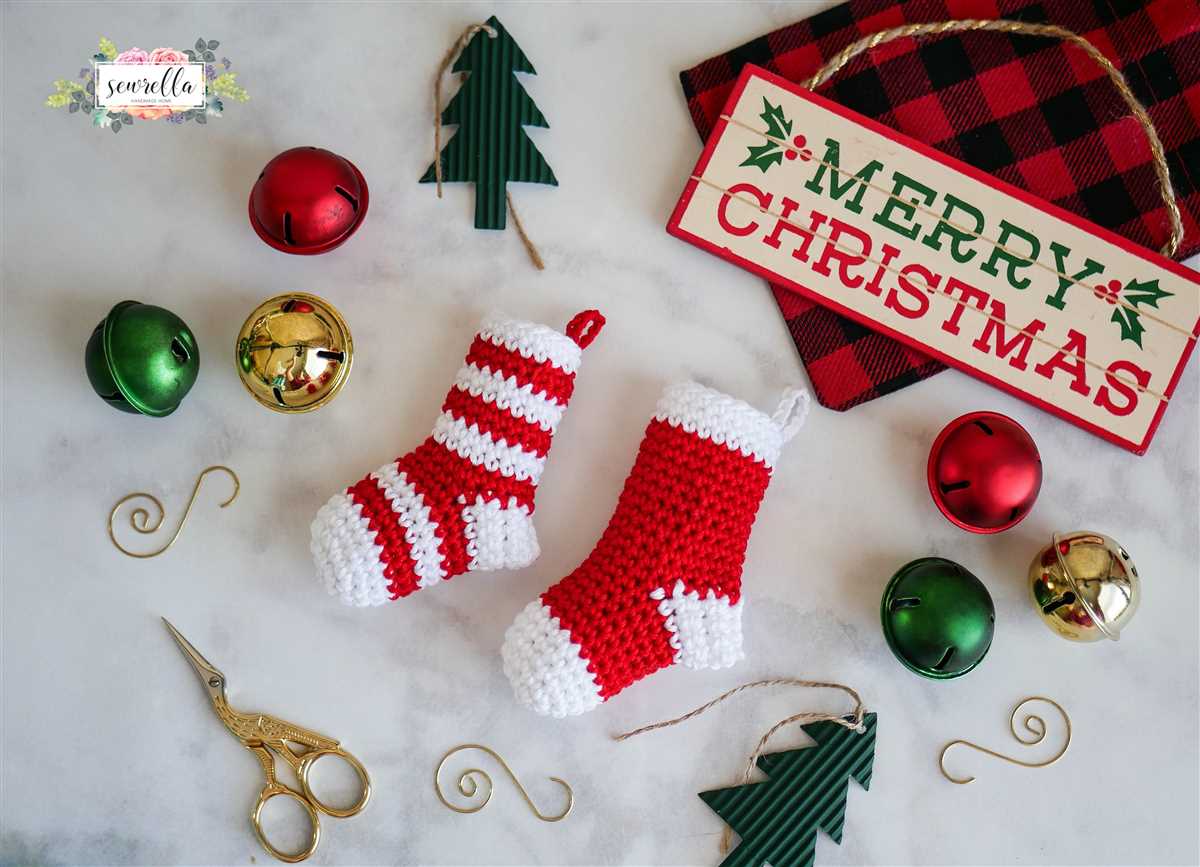 Miniature christmas stocking knitting pattern