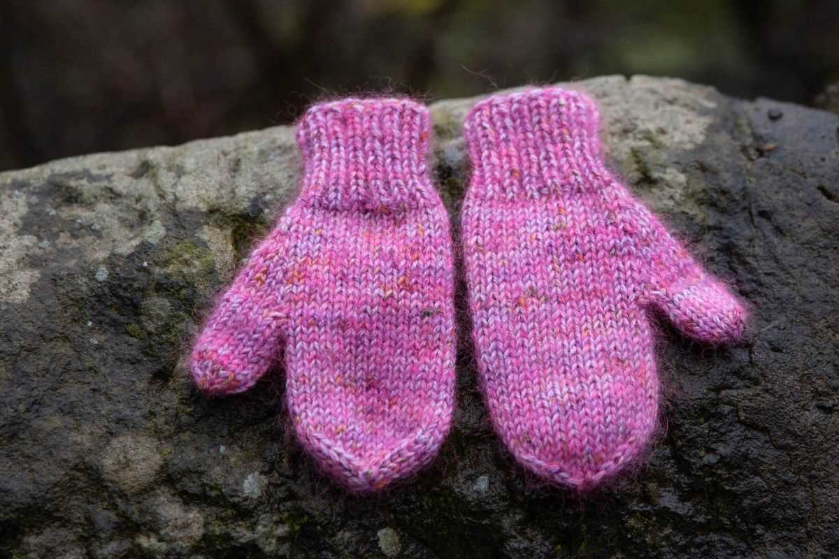 Mitten knitting pattern circular needles