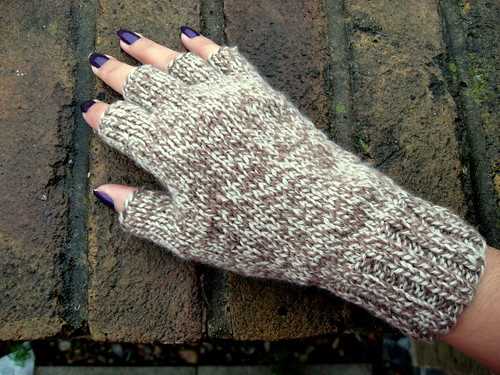 Fingerless gloves knitting pattern circular needles