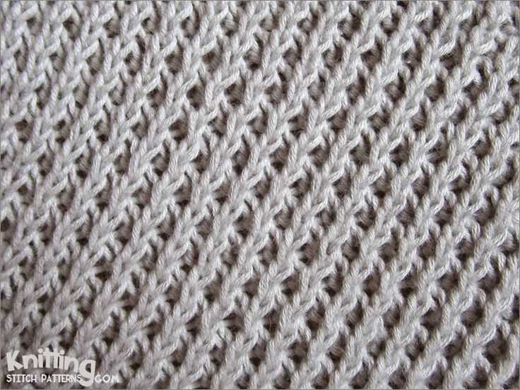 Diagonal rib knitting pattern