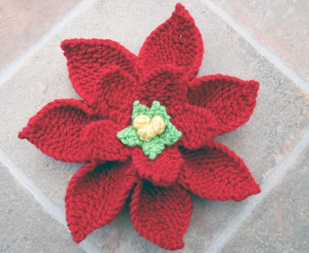 Knitted poinsettia pattern free