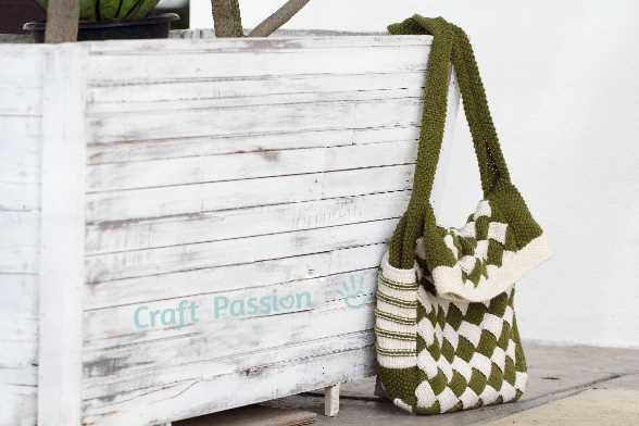 Knit messenger bag pattern