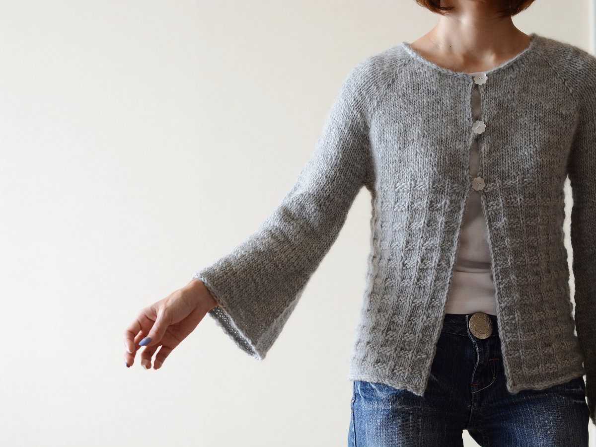 V-neck cardigan knitting pattern free