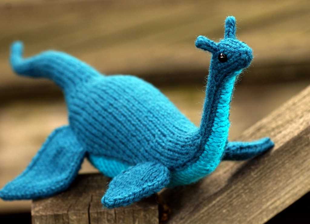 Patons dinosaur knitting pattern