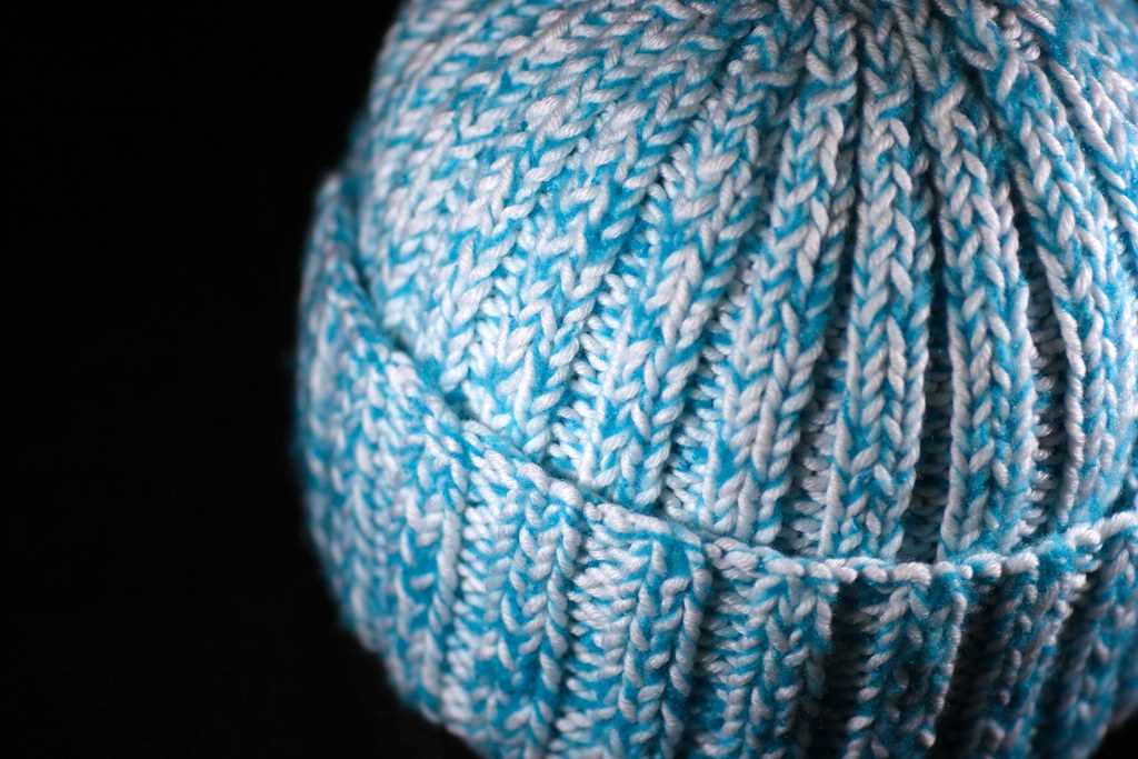Two color knit hat pattern free