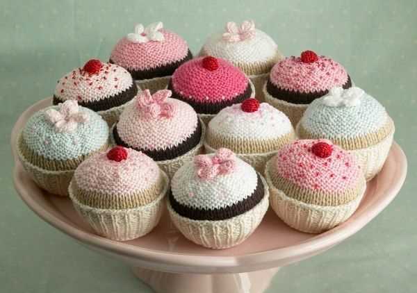 How to Knit Adorable Cupcakes - A Complete Pattern Guide Cupcake knitting pattern
