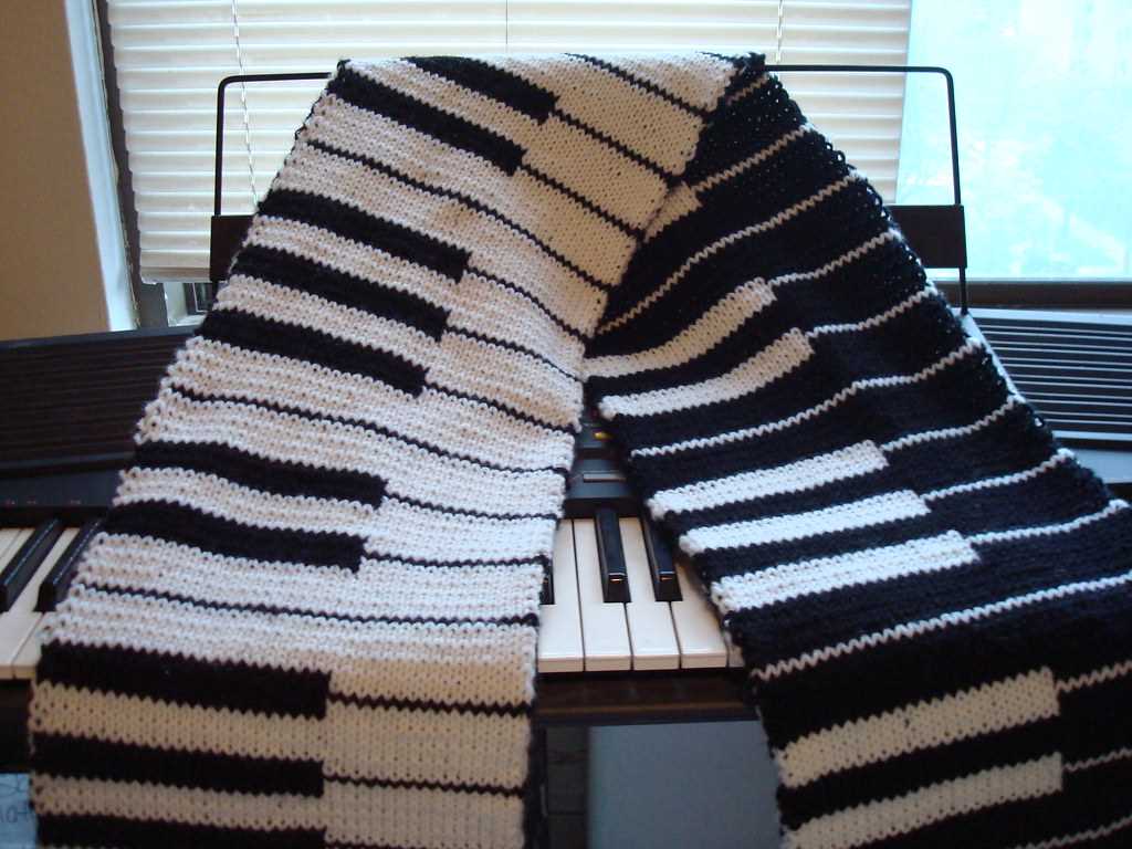 Piano scarf knitting pattern