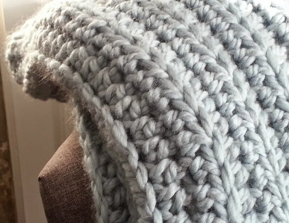 Simple chunky blanket knitting pattern