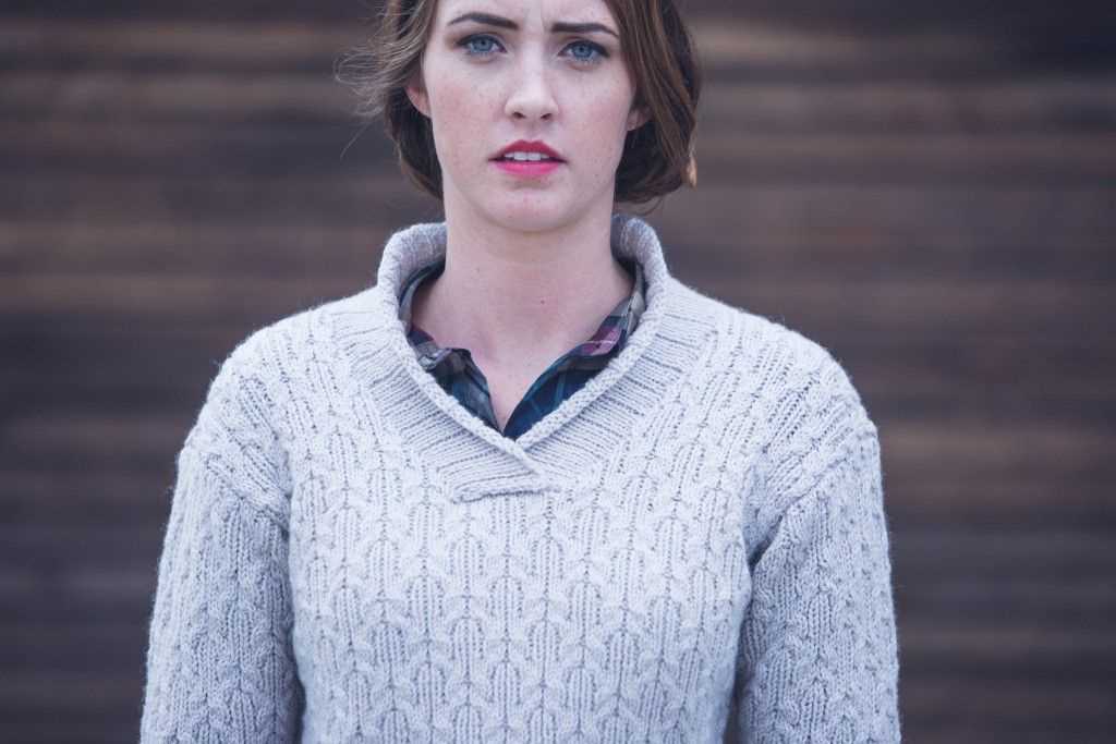 Simple v neck sweater knitting pattern
