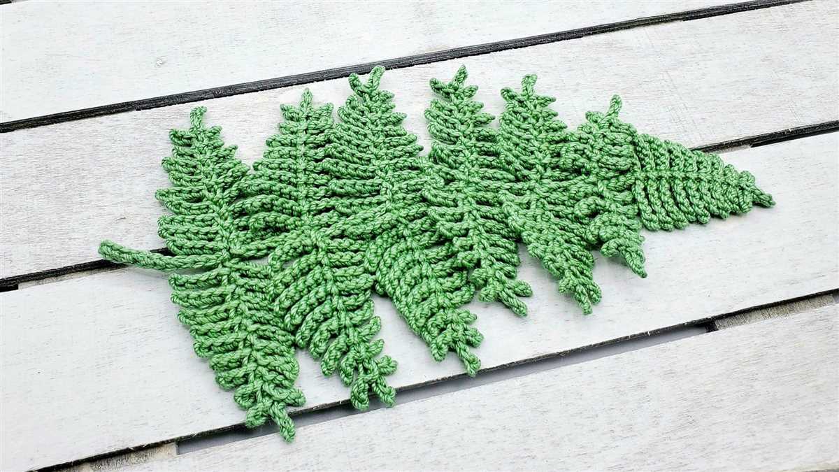 Small knit leaf pattern