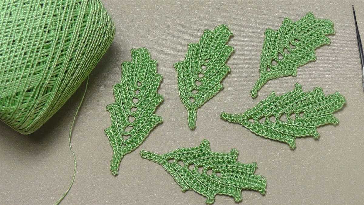 Small knit leaf pattern