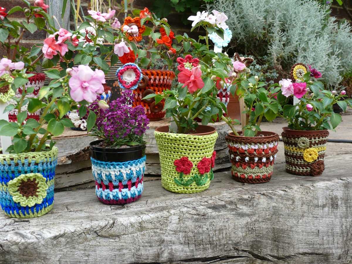Knitted flower pot cover pattern