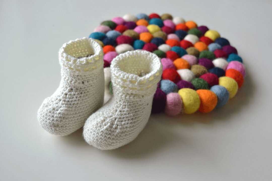 Free knitting pattern for chair socks