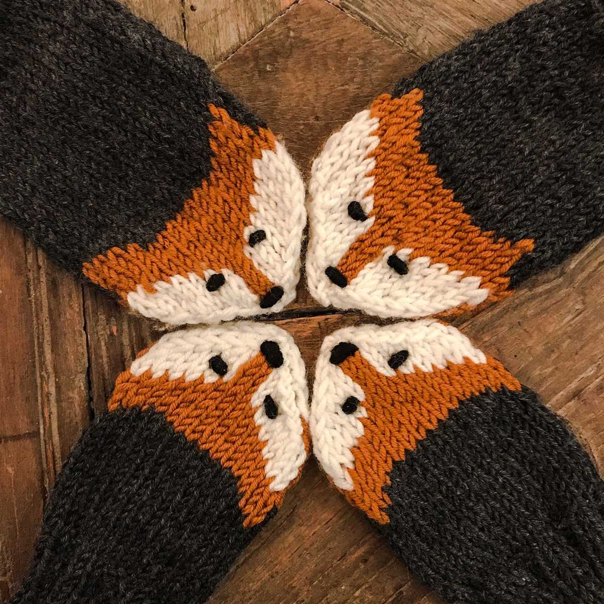 Fox mittens knitting pattern