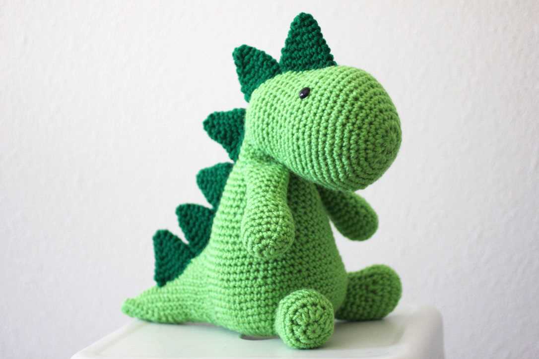 Patons dinosaur knitting pattern