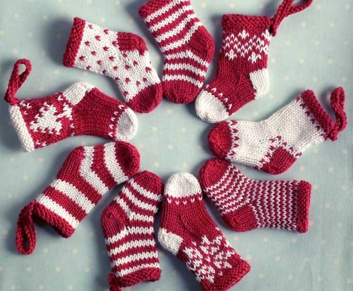Miniature christmas stocking knitting pattern