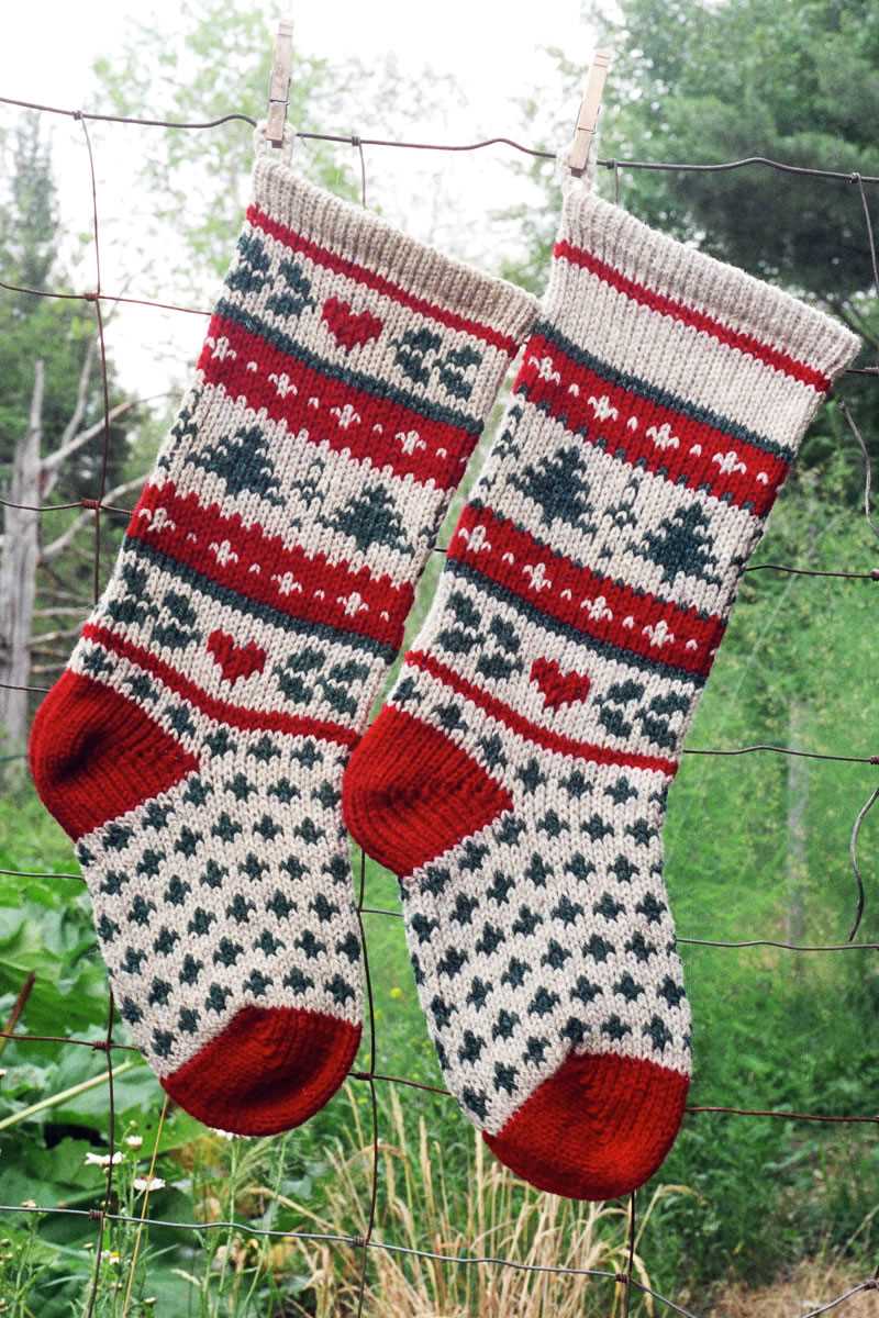 Dog christmas stocking knit pattern