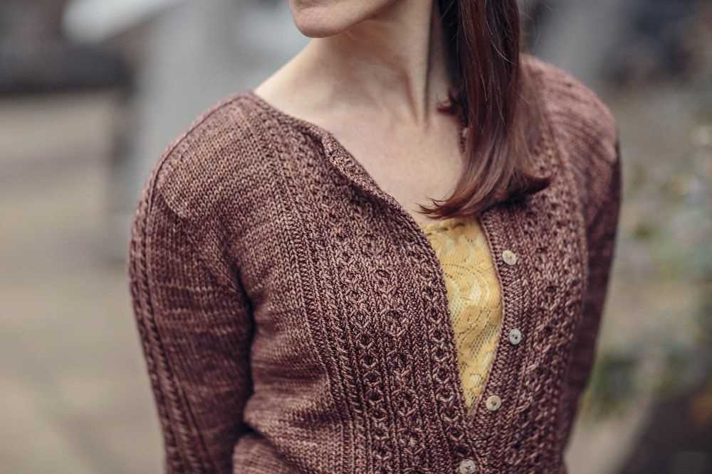 V-neck cardigan knitting pattern free