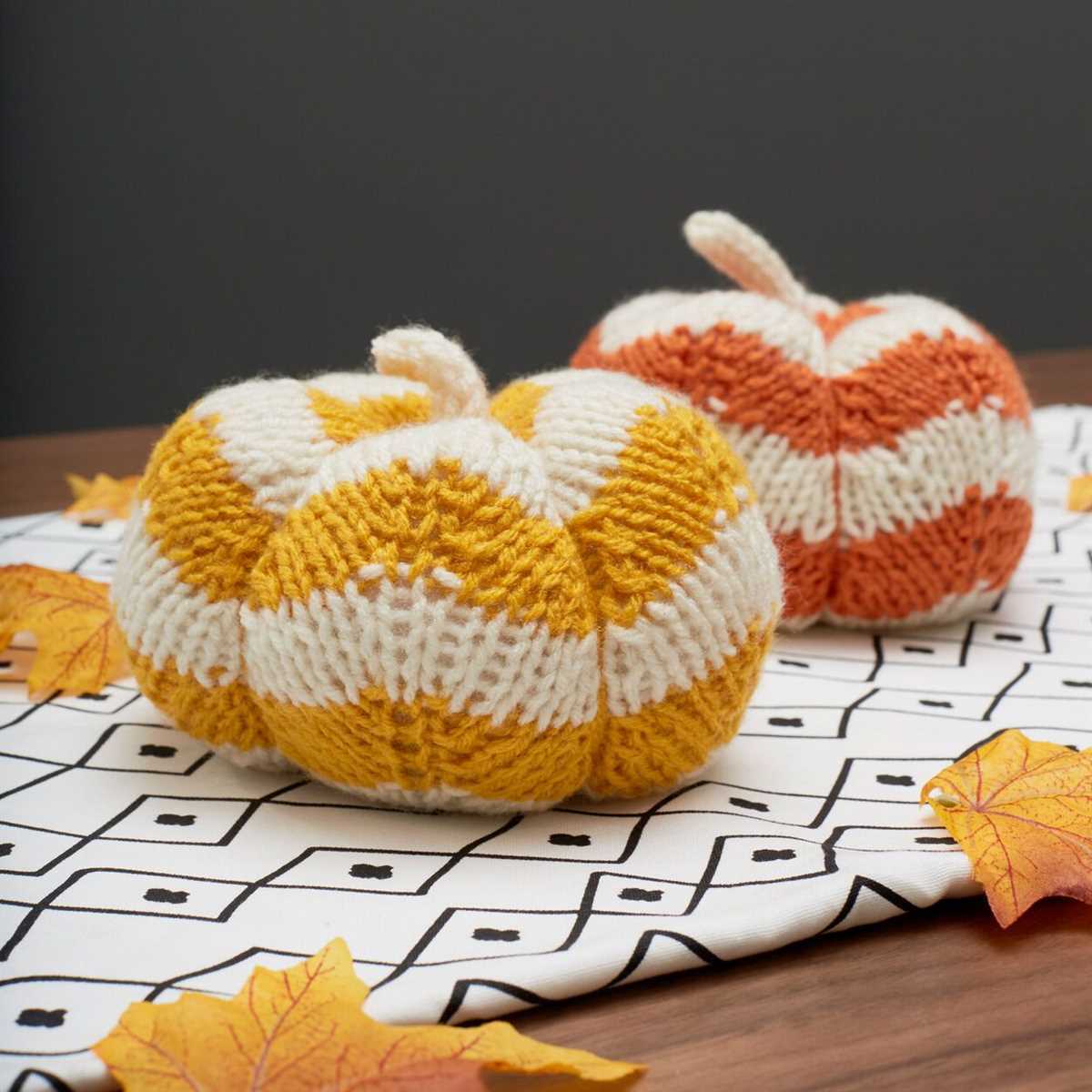 Pattern for knitted pumpkin