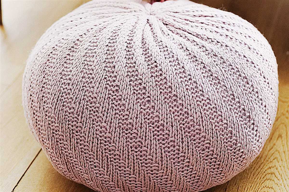 Arm knitting pouf pattern
