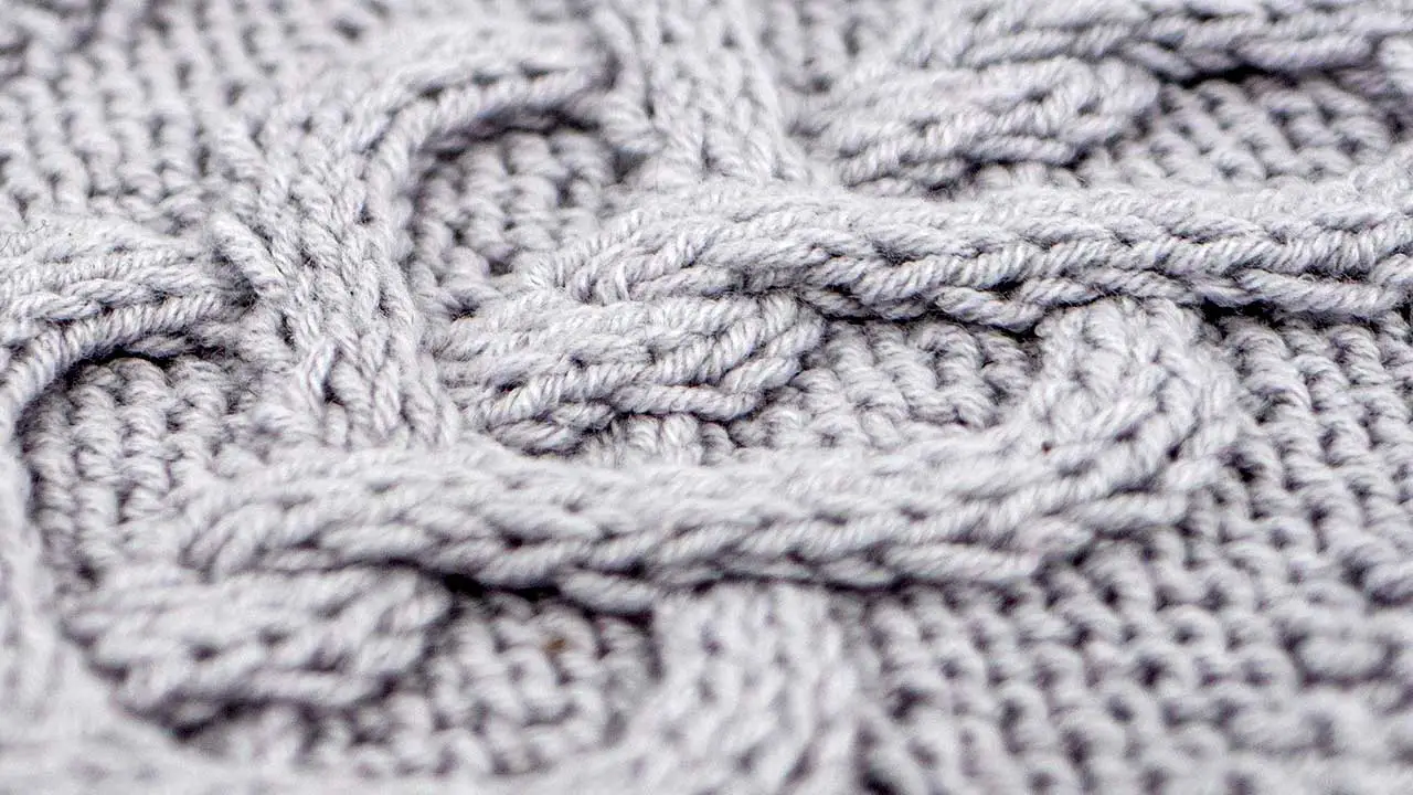 Cable heart knit stitch pattern