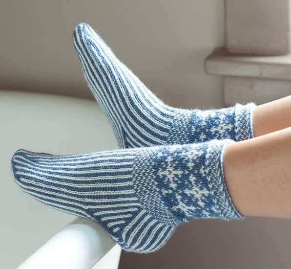 Knit slipper socks pattern