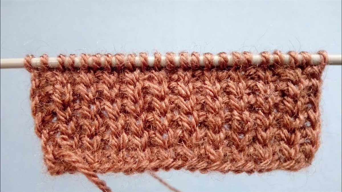 Reversible cable knit pattern