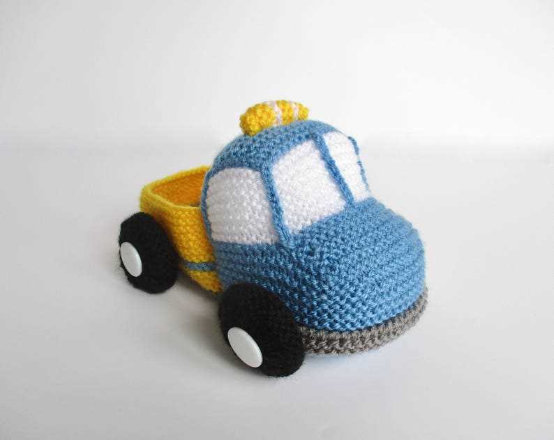 Knitted toy car pattern