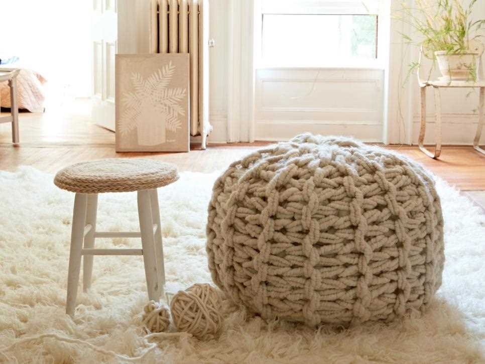 Arm knitting pouf pattern