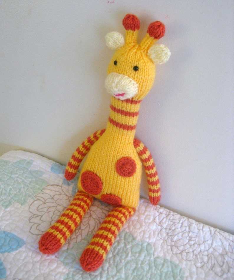 Jasmine the giraffe knitting pattern