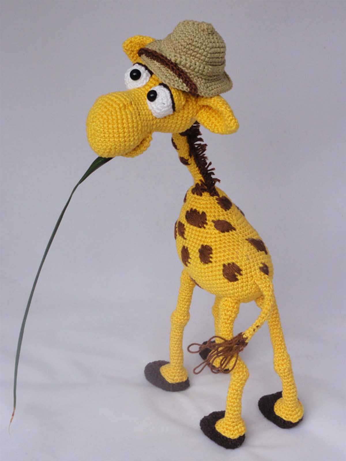 Jasmine the giraffe knitting pattern